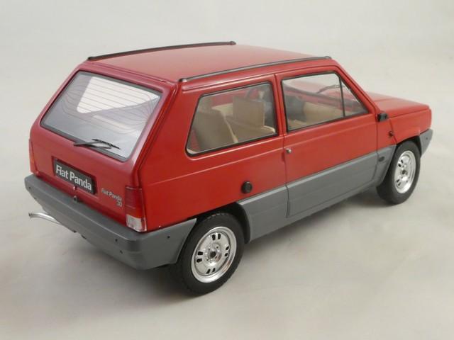 Fiat Panda 30 + figurine Panda S05.02 Brumm