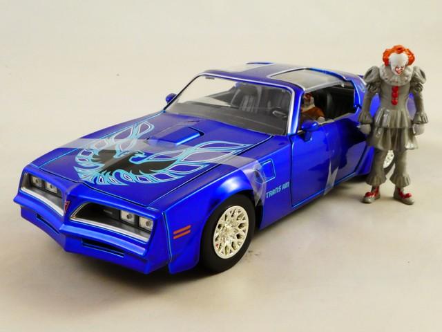 Jada Pontiac Firebird 1977 Scala 1:24 Die-Cast Con Personaggio - Collezione Chapter 2, Per Bambini 8+