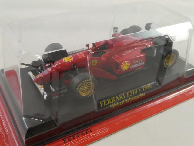 Modellino Ferrari F310/2 guidata da Michael Schumacher nel 1996