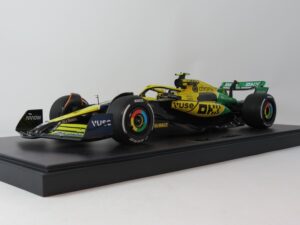 McLaren MCL38 2024
