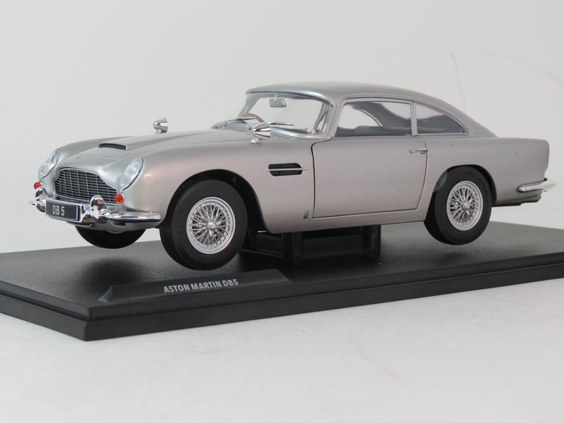 Aston Martin DB5 1964
