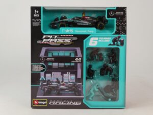 Mercedes-Benz W15 E 2024 + Garage & 6 Figurines