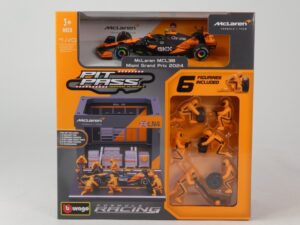 Mclaren MCL38 2024 + Garage & 6 Figurines