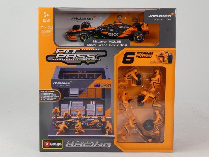 Mclaren MCL38 2024 + Garage & 6 Figurines - immagine 3