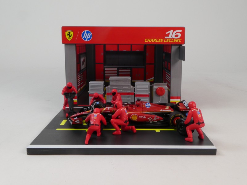 Ferrari SF-24 2024 + Garage & 6 Figurines - immagine 2