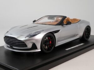Aston Martin DB12 Volante 2023
