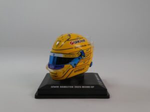 Helmet Lewis Hamilton 2025