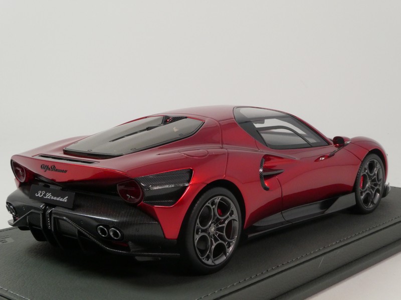 Alfa Romeo 33 Stradale - immagine 2