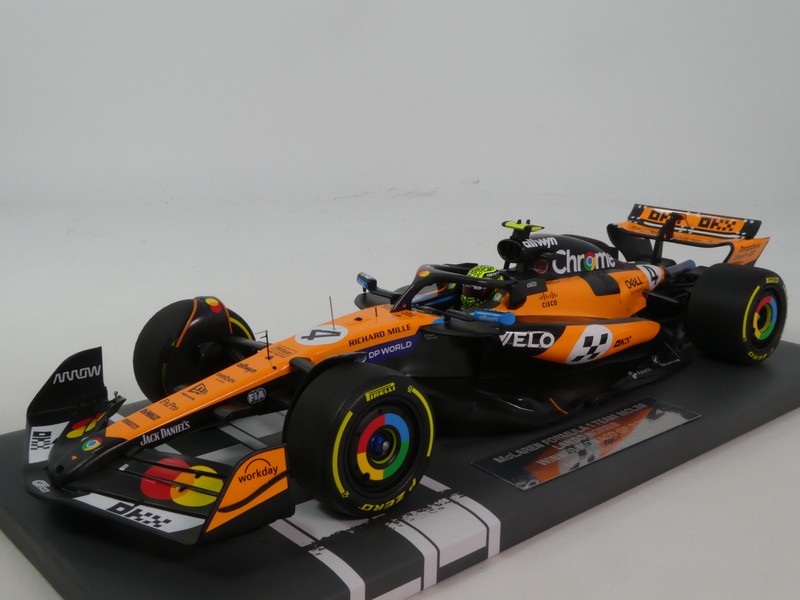 McLaren MCL39 2025