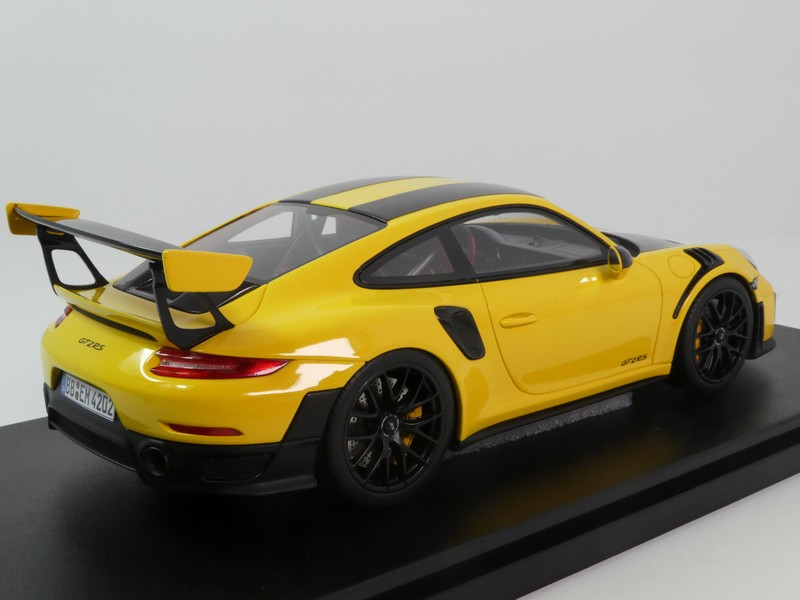 PORSCHE 911 (991.2) GT2 RS 2017 - immagine 2