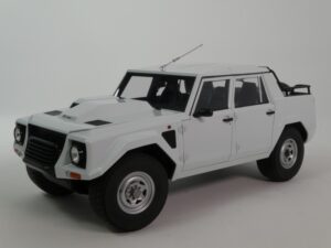 Lamborghini LM002