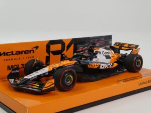 McLaren MCL39 2025