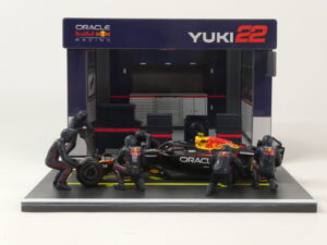Red Bull RB21 2025 + Garage & 6 Figurines